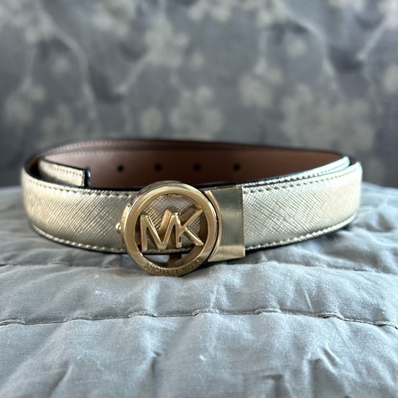 Like new Michael kors reversible belt main image 5
